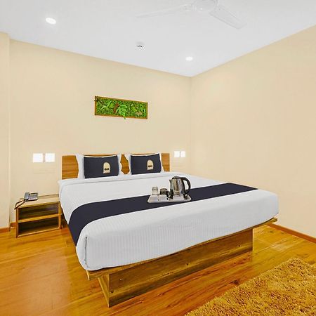 Super Townhouse Oak Hillside Aqua Hotel Khandagiri Exterior photo