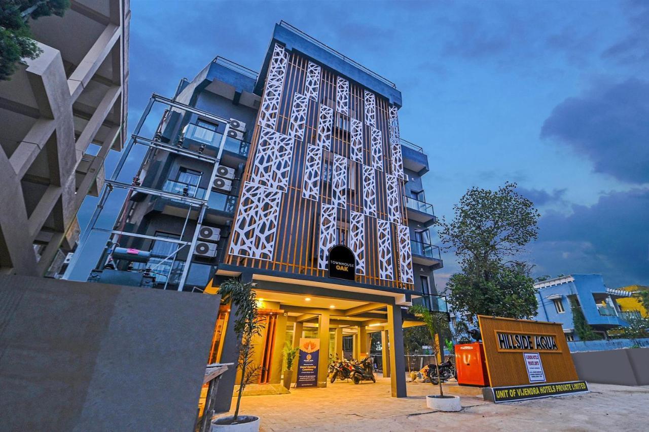 Super Townhouse Oak Hillside Aqua Hotel Khandagiri Exterior photo