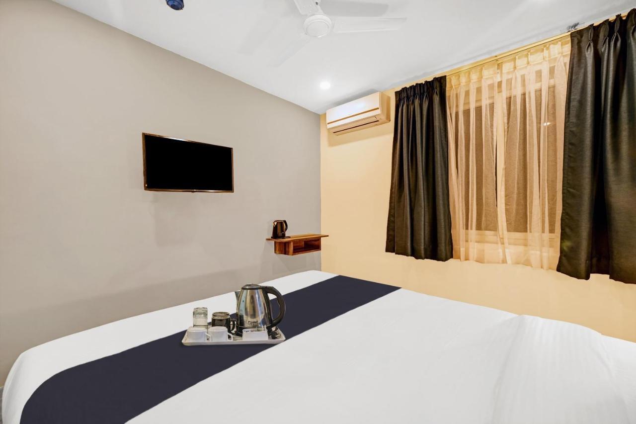 Super Townhouse Oak Hillside Aqua Hotel Khandagiri Exterior photo