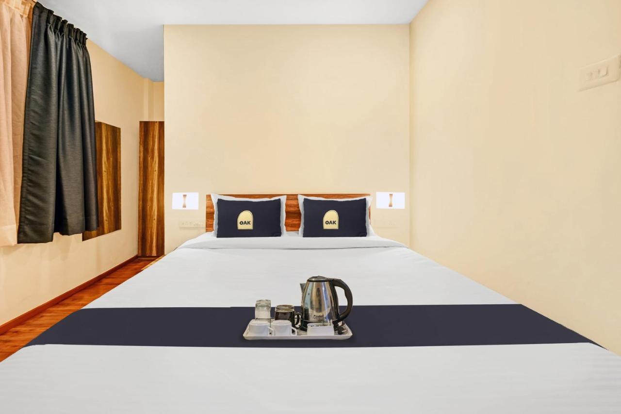 Super Townhouse Oak Hillside Aqua Hotel Khandagiri Exterior photo